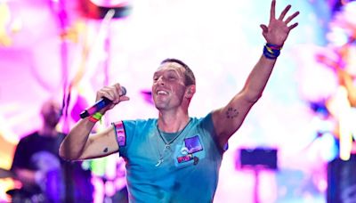 Coldplay's Chris Martin baffles Glastonbury viewers with his accent