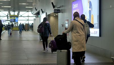 Fedetur advierte grave impacto al turismo ante anuncio de paro en aeropuerto de Santiago - La Tercera