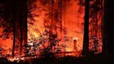 California y Canadá luchan contra incendios forestales sin control