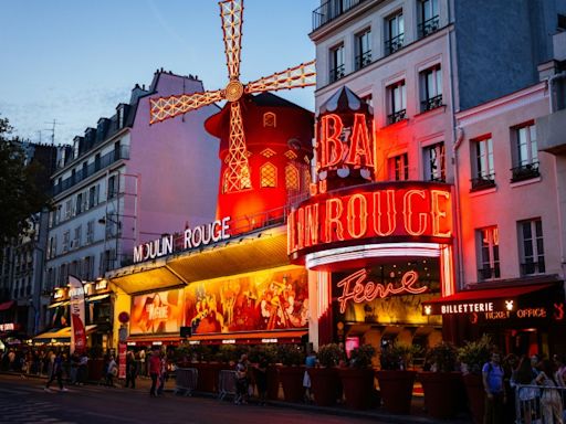 Pariser Wahrzeichen: Windmühlenflügel des Moulin Rouge eingestürzt