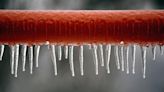 How to thaw and defrost frozen pipes