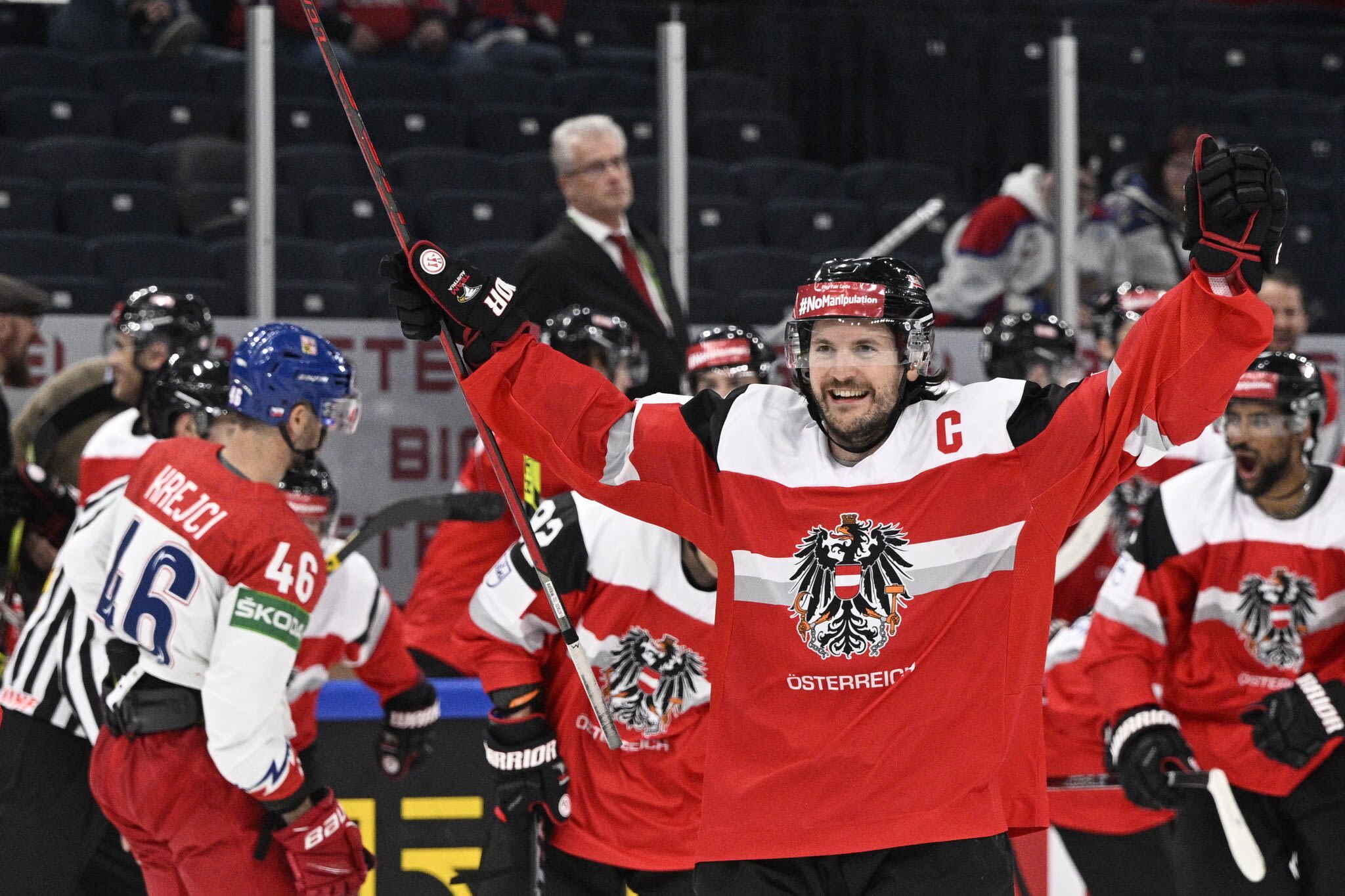 Stifel Arena in Vienna: Austria is tested against world ice hockey champion Canada