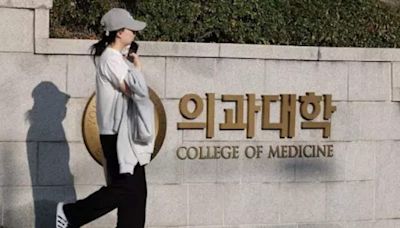 South Korea presses ahead with medical school admissions hike despite trainee doctor strike - ET HealthWorld
