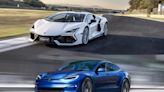 千匹馬力的對決，Lamborghini Revuelto vs. Tesla Model S Plaid