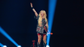 Avril Lavigne's Glastonbury Set Was So Popular That She Filled the Lawn Beyond Capacity | Exclaim!