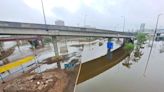 Porto Alegre: inundação persiste no bairro Anchieta e gera receio em empresários