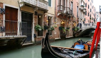 'Mini Venice' shopping centre in Middle East boasts gondolas, M&S and theme park