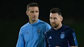 Scaloni disipa las dudas con Messi: “Está pleno”