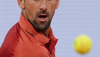 Video: Novak Djokovic fue silbado y le hizo frente al público en Roland Garros