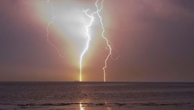 UK weather: New thunderstorm warning from Met Office after 35,000 lightning strikes overnight