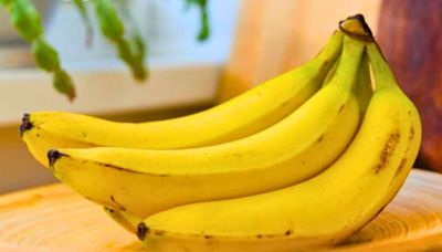 Bananas stay fresh 14 days longer if stored in 1 unexpected spot in the kitchen