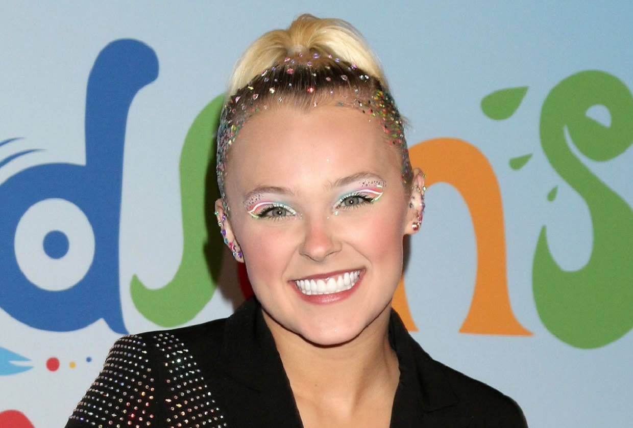 TVLine Items: JoJo Siwa Docuseries, Mo Season 2 Castings and More