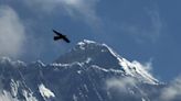 6 people killed in tourist helicopter crash near Mount Everest