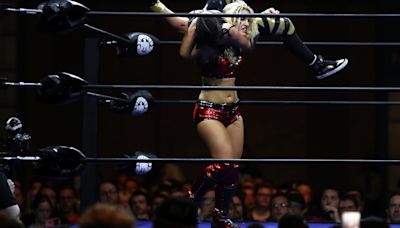 Toni Storm Beats Serena Deeb to Retain AEW Women's Title at Double or Nothing 2024
