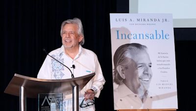 Lin-Manuel Miranda presenta en la isla el libro de su papá, Luis A. Miranda