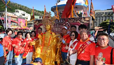 「蘭陽媽祖文化節」今開跑！百艘漁船護駕 千名信眾迎接金媽祖 | 中天新聞網