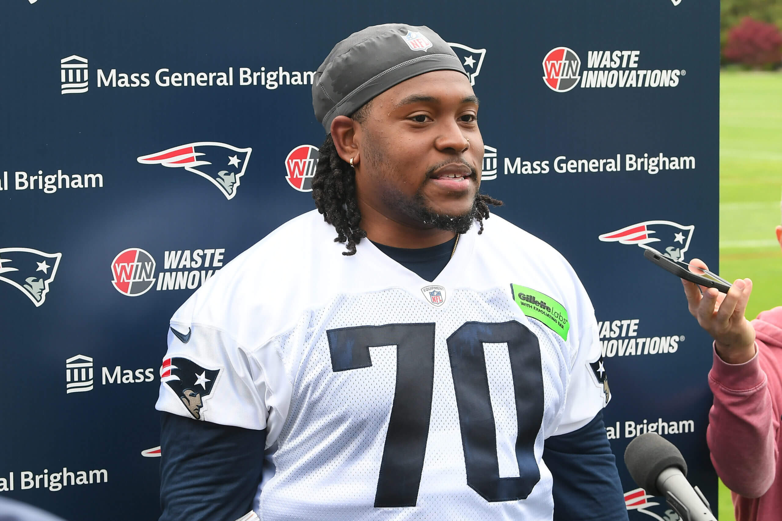 Who is going to be the Patriots' starting left tackle?