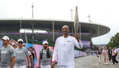 Snoop Dogg a porté la flamme olympique à Paris avant la cérémonie d'ouverture