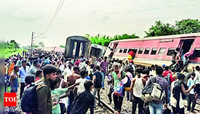 3 killed, 29 injured in UP as 21 coaches of train derail | India News - Times of India