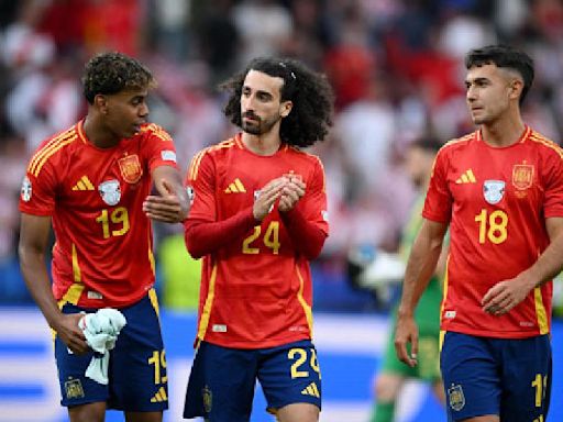 Spain coach Luis de la Fuente praises Lamine Yamal urges him to be a 'wonderful footballer'