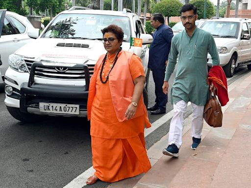 SIMI could be behind Malegaon blast, Pragya's lawyer tells court