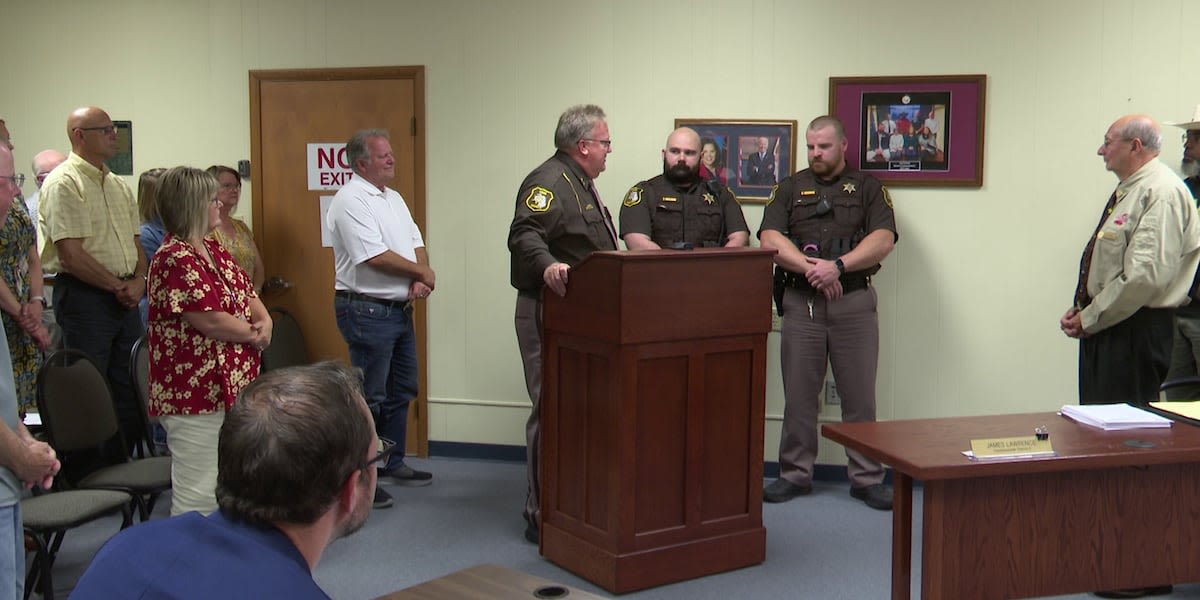 2 Cass County deputies given commendation and Medals of Valor