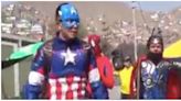 Policías disfrazados de Avengers capturan a grupo criminal: VIDEO