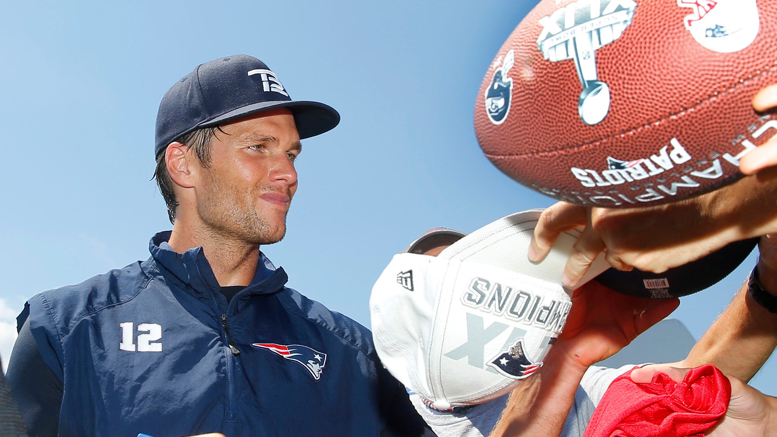 Tom Brady accused of ruining collectibles with shoddy autograph at $3,600 event: 'It's horrible'