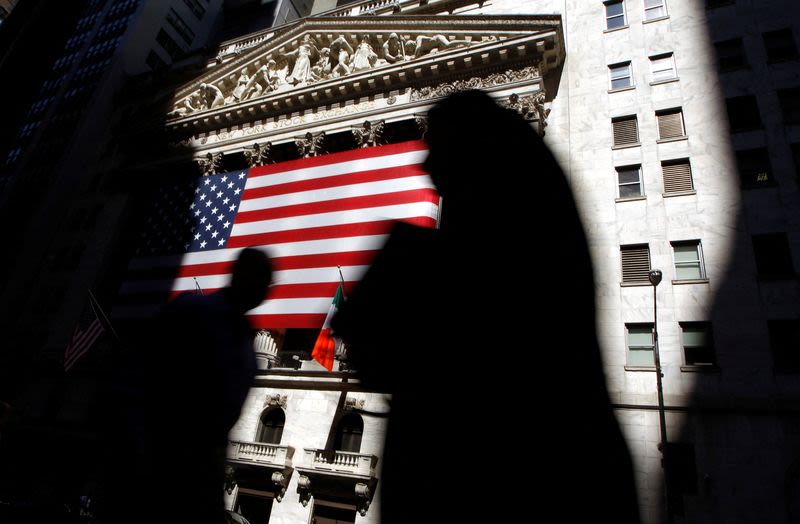 Fed minutes; Wall Street to close for Independence Day - what's moving markets By Investing.com