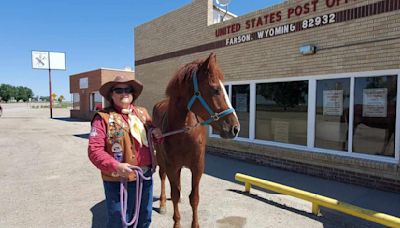 Pony Express riders gallop through Sweetwater County