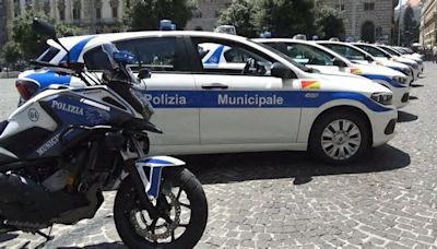 Municipal Police Crackdown in Naples: Seizures and Fines for Public Space Misuse and Unauthorized Commerce