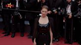 Lea Seydoux: Red carpet chic with French flair!