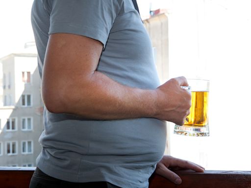 'Beer bellies' could raise risk of dementia and Parkinson's, study finds