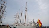 El buque escuela español Juan Sebastián Elcano arriba al puerto de Pensacola en Florida