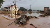 Rescuers rush to save flood victims in Guangdong, Fujian