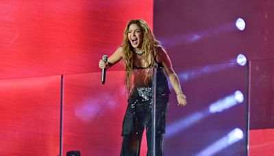 Miles de fanáticos inundan Times Square para el concierto de Shakira: “es una alegría cantar para ustedes”