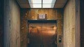 Aprenda qué hacer en caso de una emergencia dentro de un ascensor