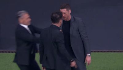 Simeone y Kehl se encaran en el banquillo y hacen saltar las chispas en el Metropolitano