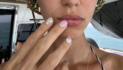 Iris Law’s New Korean Gel Manicure Is Perfect For Short Nails