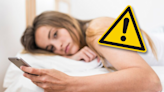 Artículo revela los riesgos de dormir cerca del celular