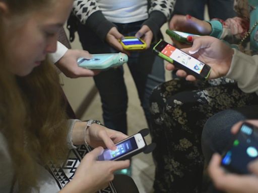 Parma City School District bans cell phone use as Ohio legislators weigh similar statewide bill