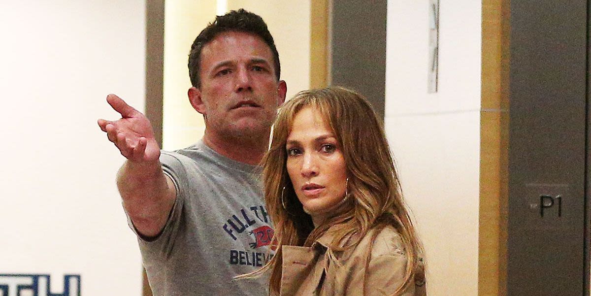 A Body Language Expert Breaks Down J.Lo And Ben Affleck's 'Tense' PDA Amid Divorce Rumors