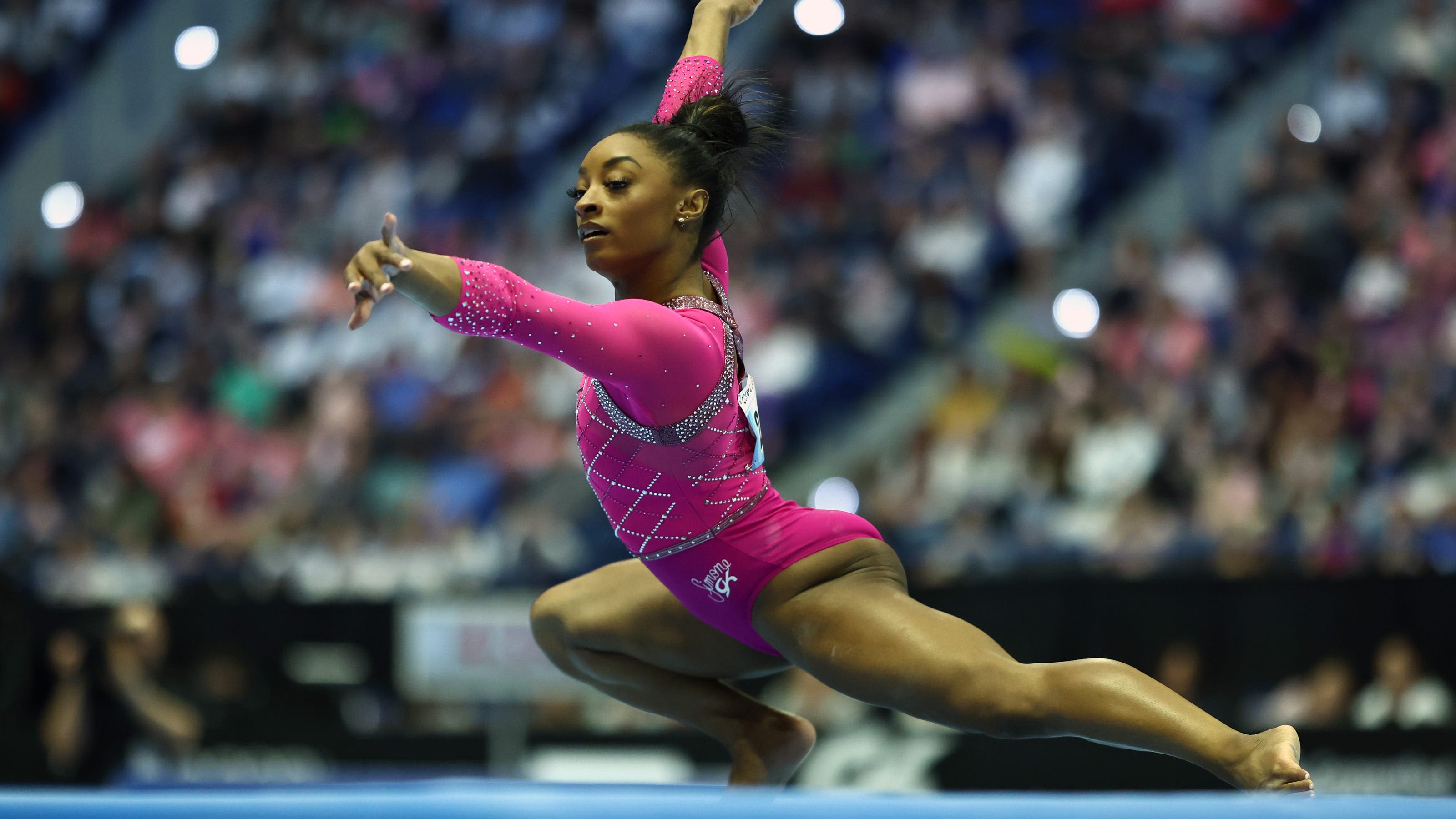 Simone Biles wins gymnastics US Classic by a lot. Shilese Jones takes 2nd. How it happened