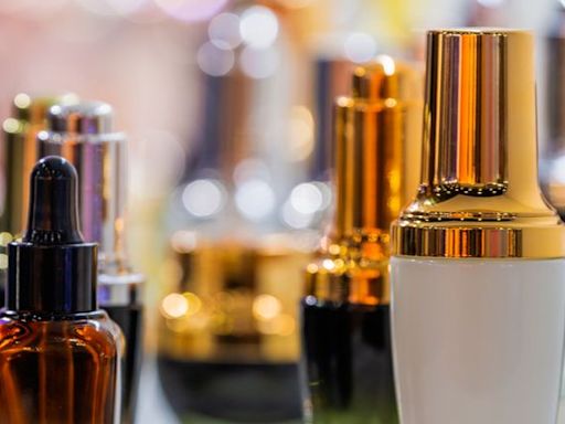 A Look At The Fair Value Of The Estée Lauder Companies Inc. (NYSE:EL)