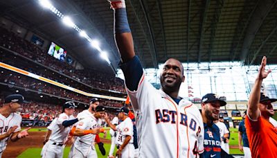 Alvarez and Singleton hit long homers in the 1st inning to help Astros avoid being swept by Yankees