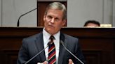 Human Rights Campaign Releases Full-Page Ad of Gov. Bill Lee in Drag After Anti-Drag Bill Becomes Law