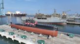 La Marina de Guerra de Perú pone a flote el primer submarino modernizado en sus astilleros
