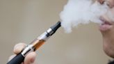 Alertan riesgo de cáncer de pulmón por uso de vapeadores en menor tiempo que con el tabaco