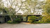 Inside a $2.2 Million Frank Lloyd Wright-Inspired Deck House in New York’s Hudson Valley