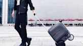 Au Japon, elle se prend une amende pour avoir fait rouler sa valise électrique sans permis